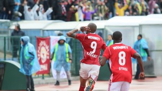 Късен гол на Каранга потопи 