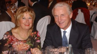 Трапатони стои без отбор заради... жена си