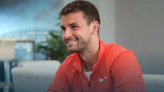 Български паспорт и билет: Григор тръгна на поход (СНИМКА)