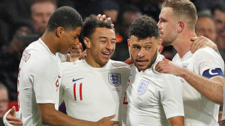 Минимална победа за Англия при дебюта на Куман начело на Холандия