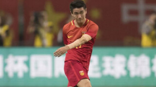 Китай забранява татуировките във футбола, феновете се шегуват с новото правило