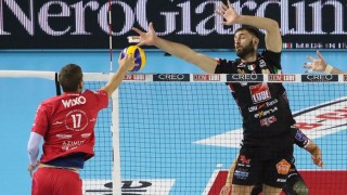 Цецо Соколов най-резултатен при победата над тима на Радостин Стойчев