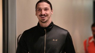 Героят Златан долетя в Лос Анджелис (ВИДЕО)