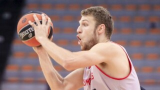 Везенков с пет точки при поредна загуба за 