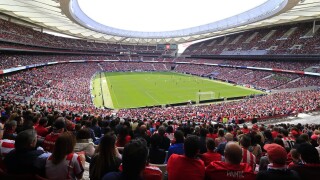 Над 60 000 на женски футболен мач? Възможно е!