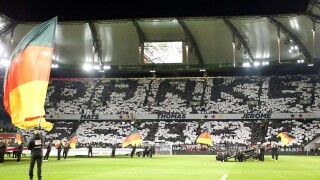 Благодарим ви, Матс, Томас, Жером! (СНИМКИ)