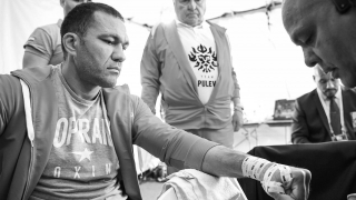 Кобрата се надъхва с детски спомен (СНИМКА)