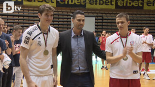 Триумф за баскетболния 