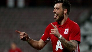 Греъм Кери е 