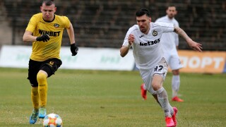 Отбори от Първа лига искат прекратяване на първенството