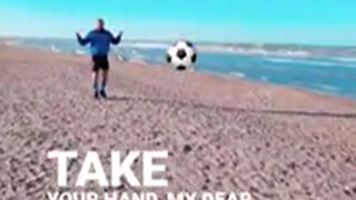 Божинов тренира на плажа, този път не в стил Роки (ВИДЕО)