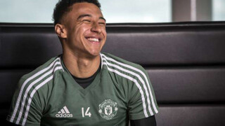 Лингард показа точен мерник и с тоалетна хартия (ВИДЕО)