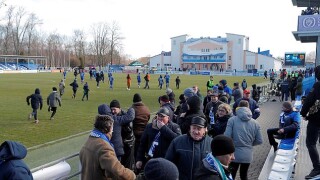 Страната, която не спря футбола и лекува вируса с... трактори