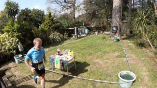 1254 обиколки в градината с благотворителна цел (ВИДЕО)