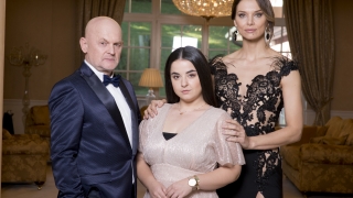 Актьорът от „Белези“ Валентин Ганев: Драматургията винаги се е интересувала от живота на богатите