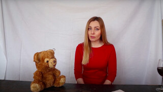 Mонодрамата "Виктория" е за отчаяния опит на една жена да се разбере с майка си (ВИДЕО)