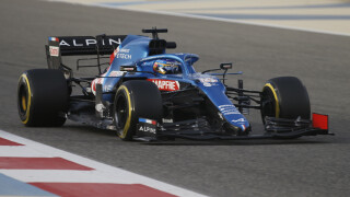 Опаковка от сандвич развали завръщането на Алонсо във Формула 1