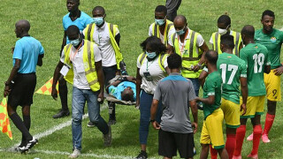 Рефер колабира по време на мач (ВИДЕО)