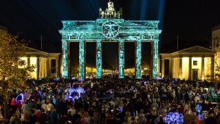 Първият Фестивал на светлините LUNAR превръща София в огромна галерия под открито небе (ВИДЕО)