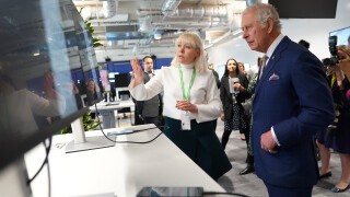 Чарлз в Meta всeлената: какво разбира принцът от високи технологии 