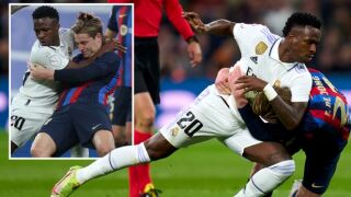 Кечмания: Сграбчване за чатала и опит за суплекс на Ел Класико