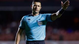 Кръв и шамари на мач в Бразилия (ВИДЕО)