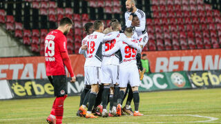 Загуба с 6 гола и меле при историческа издънка на Локо София