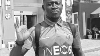 Футболист припадна на терена, почина на път за болницата (ВИДЕО)