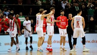 Героичен Везенков класира Олимпиакос за плейофите в Евролигата (ВИДЕО)
