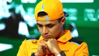 Нападнали и обрали звезда от Ф1 на 