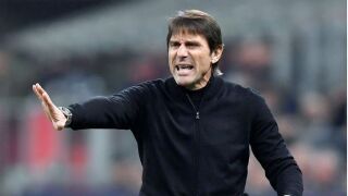 Спипаха Антонио Конте да лети в нискотарифна компания (ВИДЕО) 