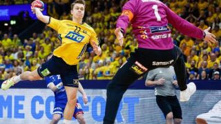 Хандбалист колабира два пъти на партито на майка си