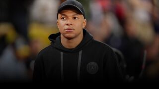 Мбапе облече якето. Вече не иска и на пейката на ПСЖ