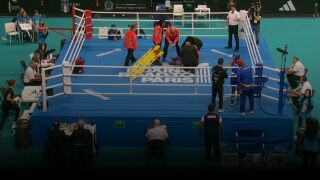 Зловеща контузия и носилка за наша боксьорка (ВИДЕО)