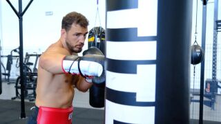 Хърватинът, който контузи Фюри, си уреди мач в ММА