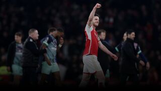 Деклан Райс се подстрига за 55 лв. и стана 