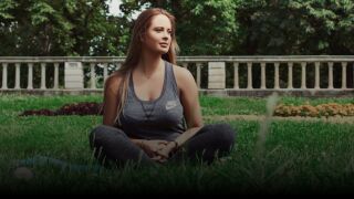 Мистериозен мъж открадна сърцето и ръката на Златно момиче 