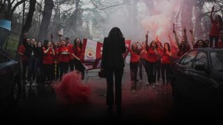 Димки и факли за класната (ВИДЕО+СНИМКИ)