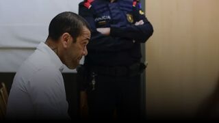 Алвеш няма 1 милион евро: Още една вечер в затвора