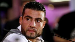 Болка, упойка, кръв: Цялата операция на Чар е в Instagram (ВИДЕО)