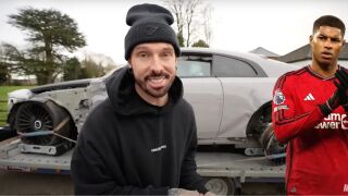 Футболна звезда ме прекара с ролс-ройс на старо (ВИДЕО)