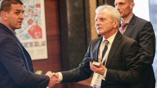 Какви са заплатите във федерацията по борба? (ВИДЕО)