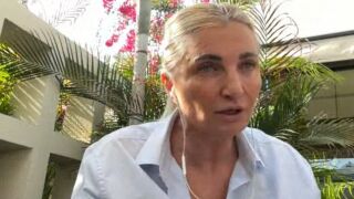 Снимка: Силвена Роу от Дубай: Докато чаках включването си на живо, чух две силни експлозии в небето, точно над мен