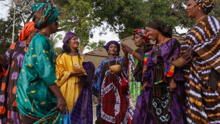 Как жените празнуват 8 март по света - от африкански танци до японски фестивали (СНИМКИ)