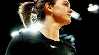 Наше момиче в центъра на драмата: Борислава Христова и Атинайкос на финал в Европа!