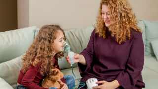 Пак ли сополи? Без паника: Промивки, инхалации и още от наръчника за оцеляване