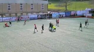 Съдията си го просеше: Клуб отказа да порицае футболист-побойник (ВИДЕО)