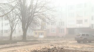 Снимка: Ремонт затруднява достъпа до жилищни блокове: Линейка не е успяла да стигне до пациент в Добрич