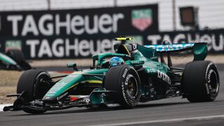 Драмата на легенда във Формула 1: Алонсо губи усещане в ръцете си!