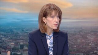 Снимка: Видеонаблюдението на изборите: "Това е един обикновен мобилен телефон със стойка, с които се работи изключително лесно"